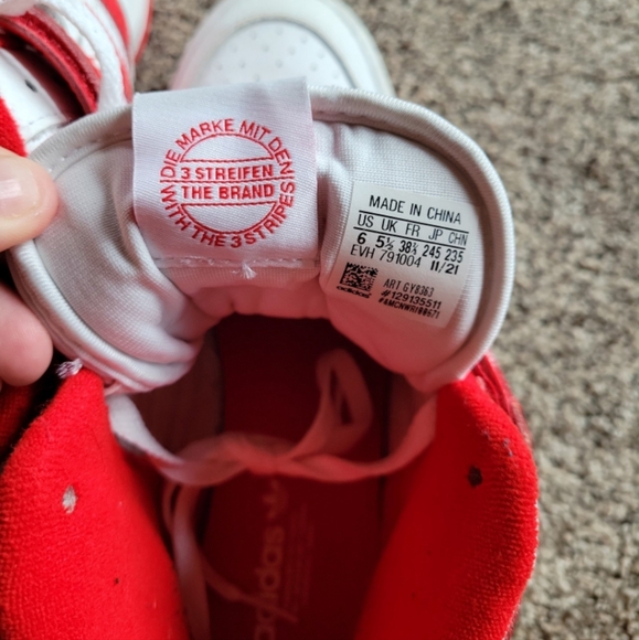 Big boys size 6 Addidas shoes - Picture 4 of 5